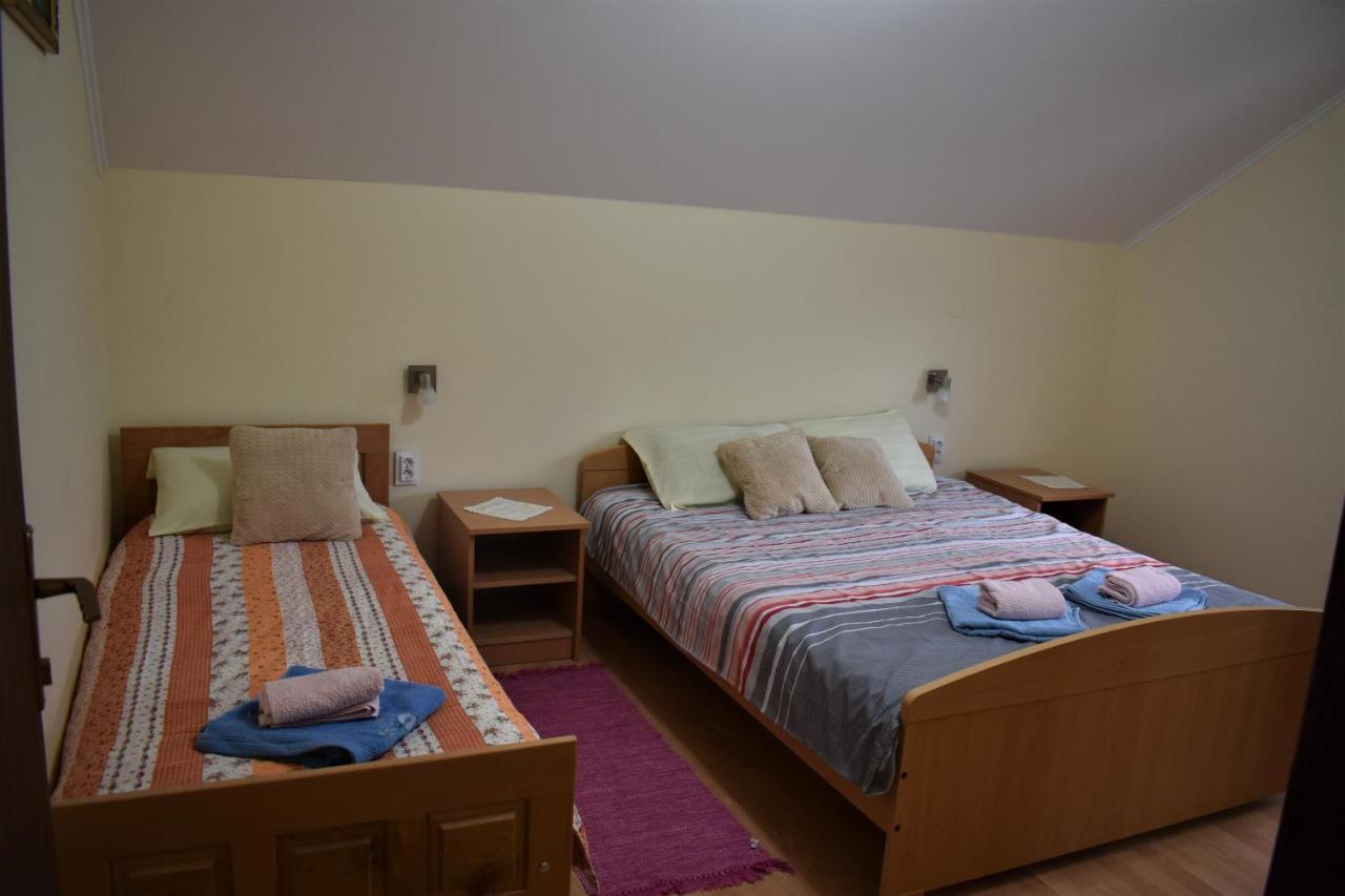 Apartments Sabljak Rakovica Exterior foto