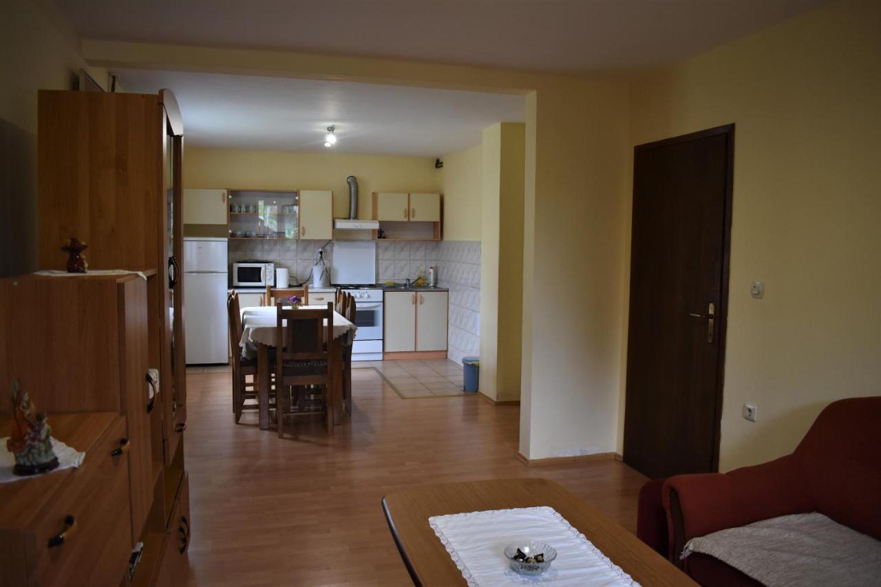Apartments Sabljak Rakovica Exterior foto