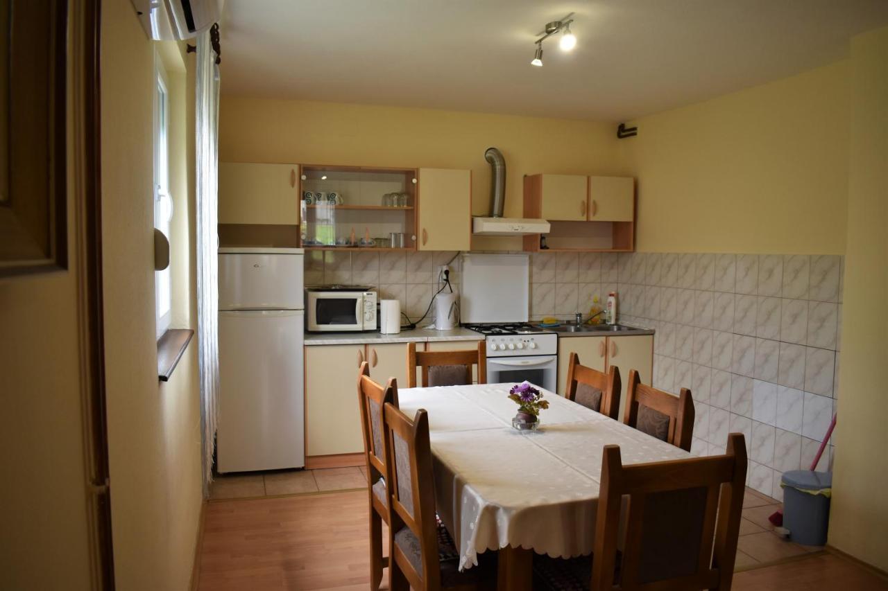 Apartments Sabljak Rakovica Exterior foto