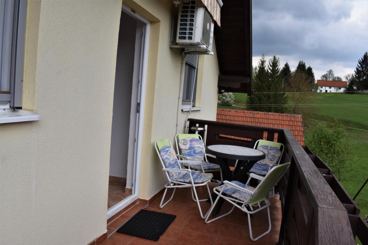 Apartments Sabljak Rakovica Exterior foto